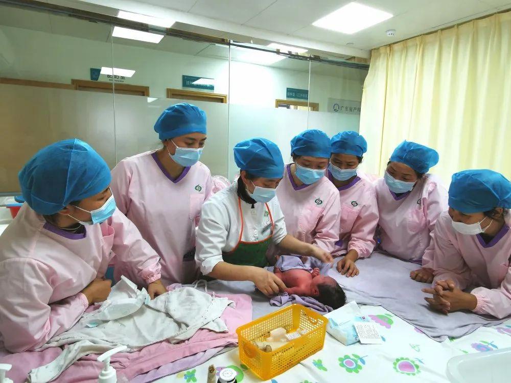 穆棱市妇婴监护型护送